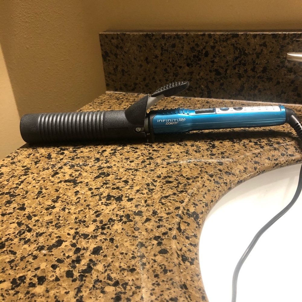 Infiniti Pro curling iron